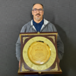 ​”لو كان بيدي لقسمته ذرة ذرة”.. لعشيشي عبد الحكيم يتوّج بدرع “الشاب المتطوع 2025” ويهدي الفوز لجنود الخفاء