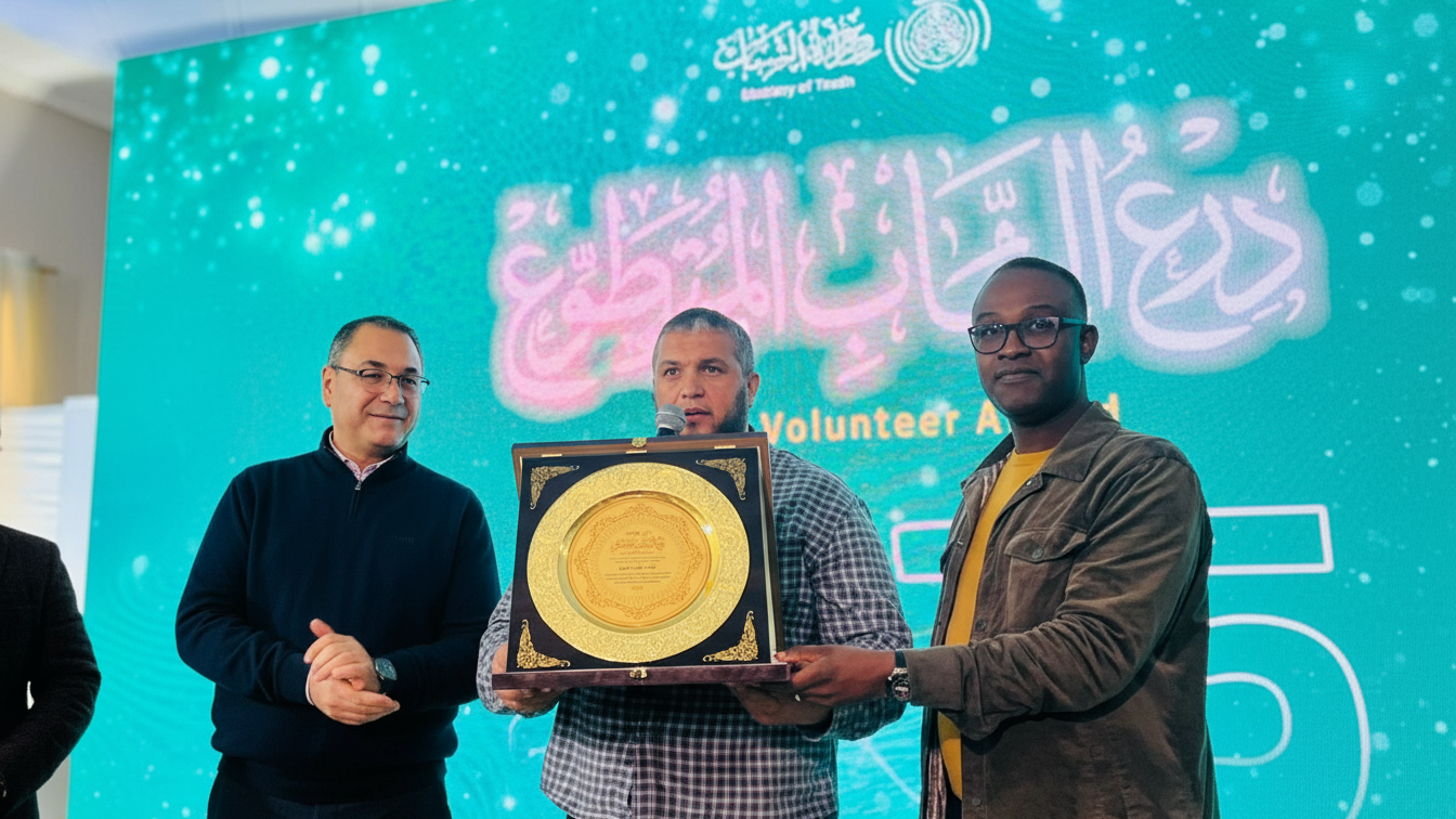 للمرة الثانية على التوالي.. “فؤاد” يُعانق درع الشباب المتطوع ويجدد العهد لجعل الجزائر خضراء